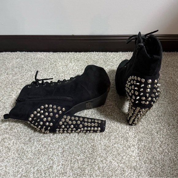 Charlotte Russe Studded Black Ankle Boots - Picture 4 of 5